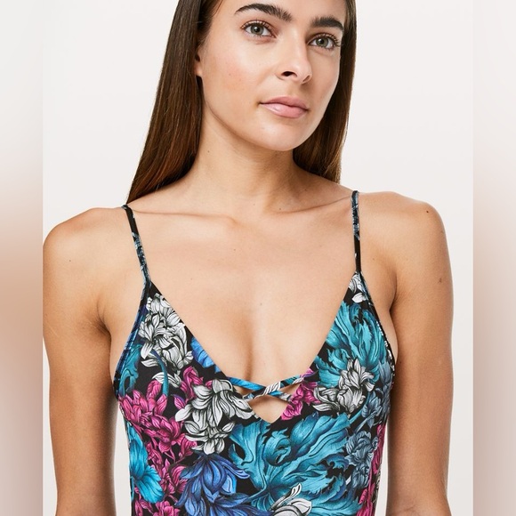 Lululemon Shoreline One Piece Swimsuit Size 4 Nocturnal Floral Multi Esca - Picture 9 of 9